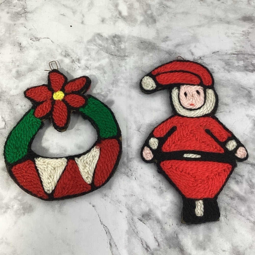 Vintage Handmade Yarn Wrapped Christmas Ornaments Santa and Wreath Set of 2 - Picture 2 of 7